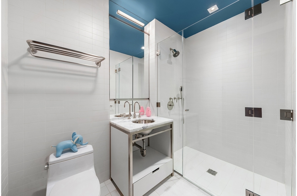 350 W Broadway - Photo 9