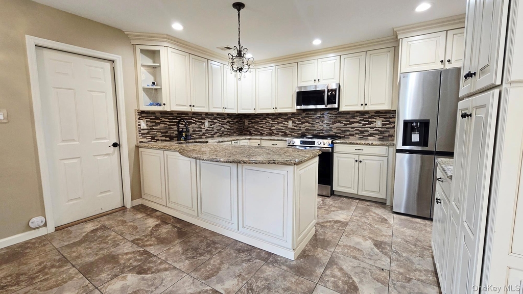 173 Colony Drive - Photo 1