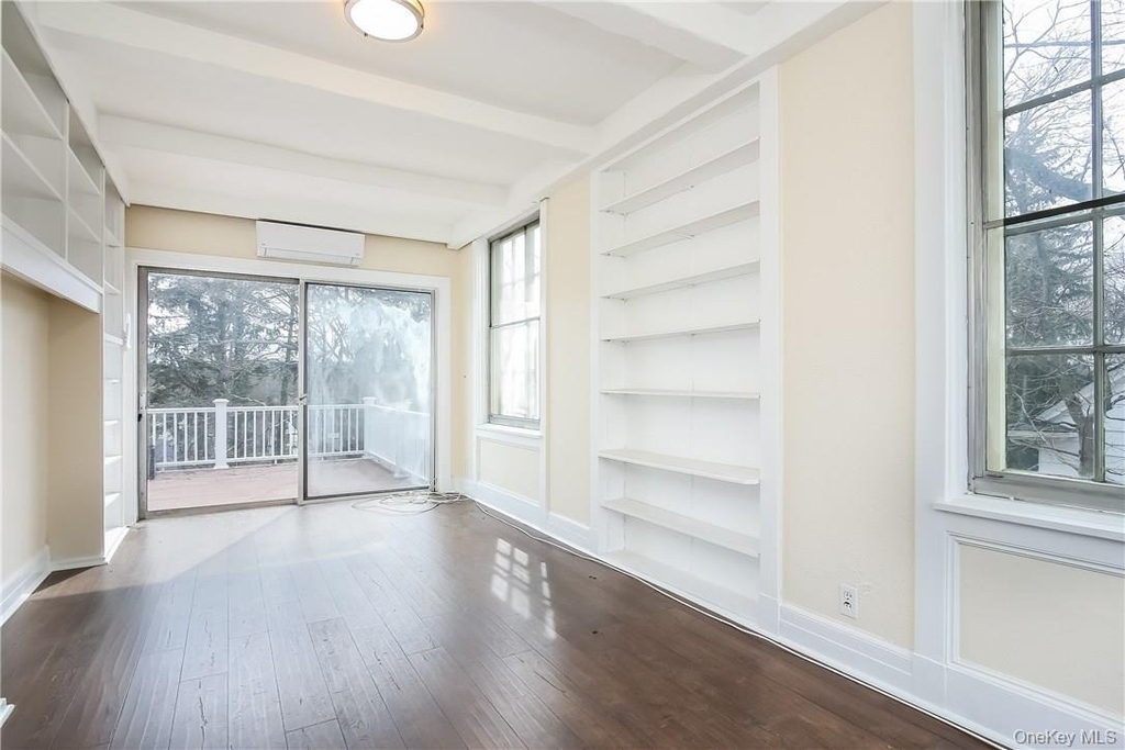50 Greenacres Avenue - Photo 3