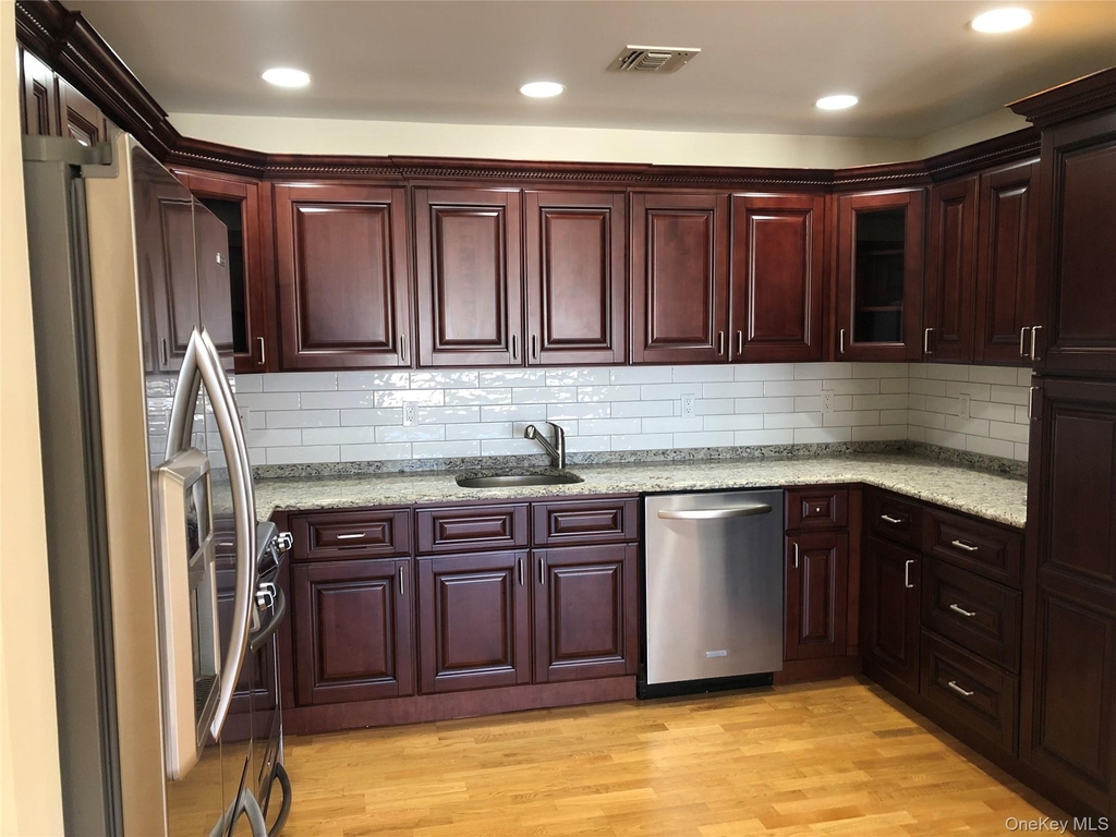 147 Main Street - Photo 4