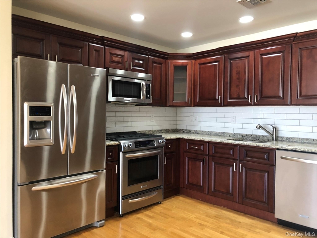 147 Main Street - Photo 3