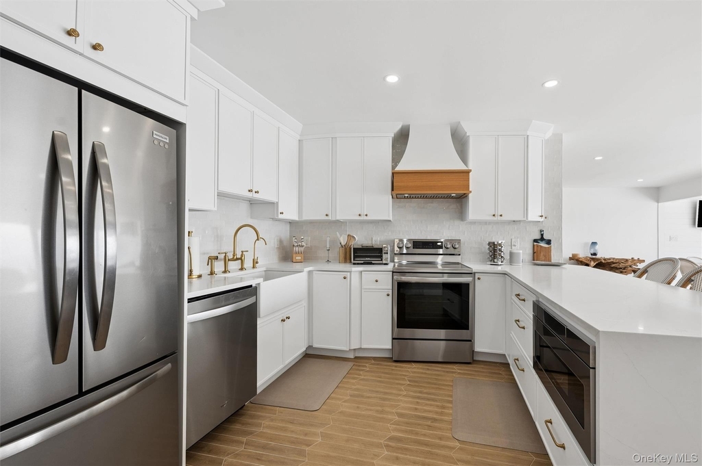 585 Dune Road - Photo 7