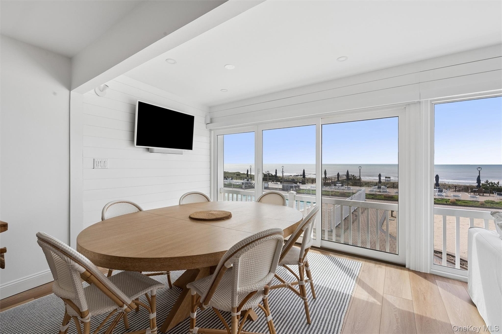 585 Dune Road - Photo 5