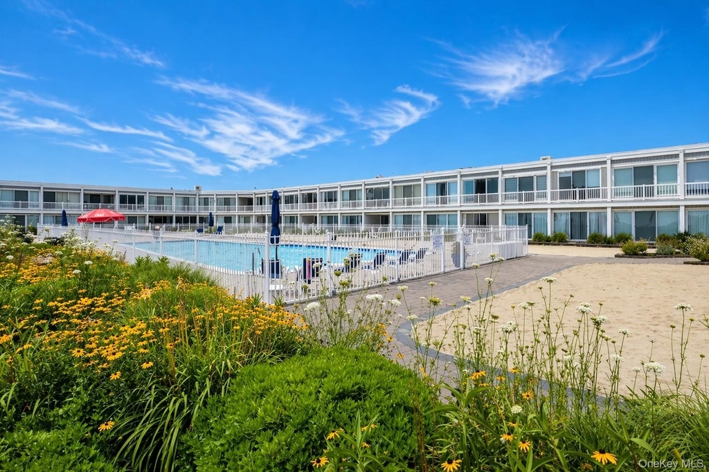 585 Dune Road - Photo 2