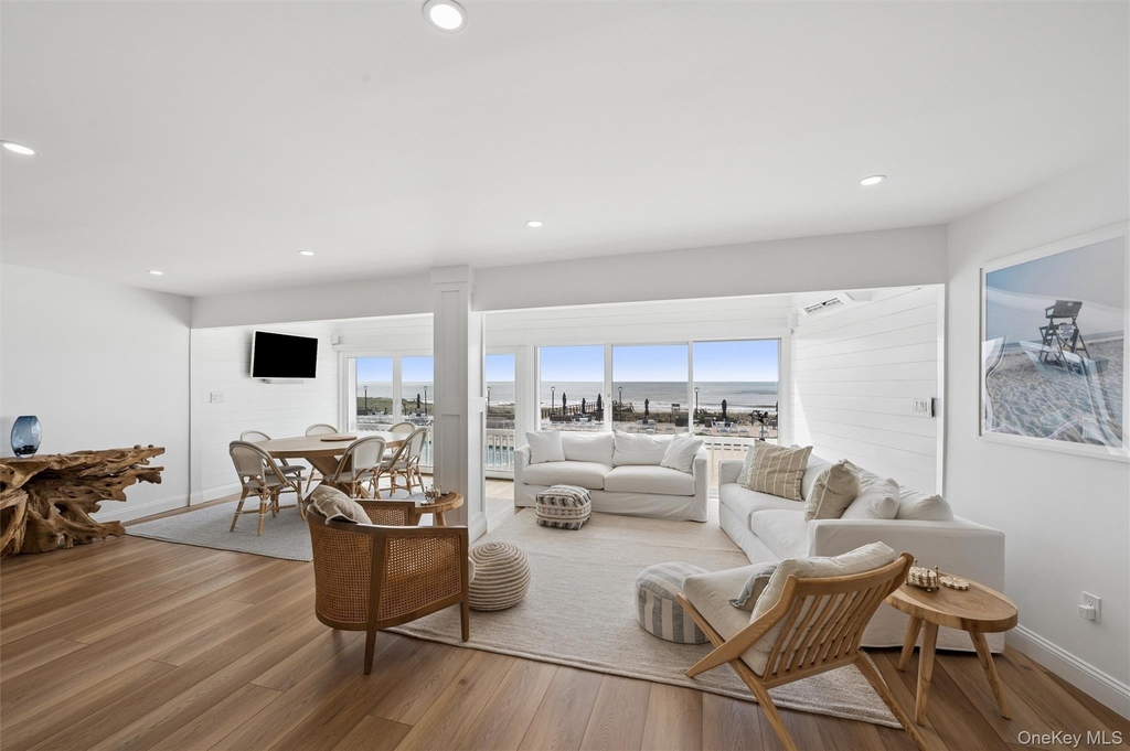 585 Dune Road - Photo 3
