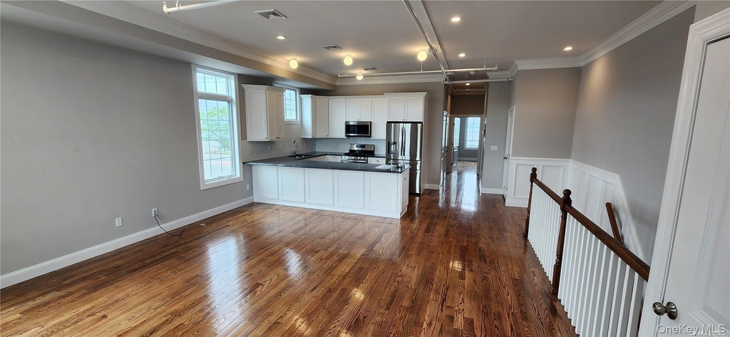22 Bayville Avenue - Photo 3
