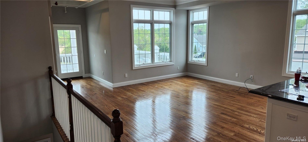 22 Bayville Avenue - Photo 2