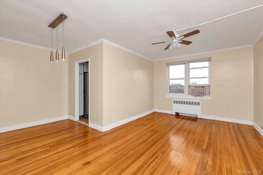 275 Maple Avenue - Photo 3