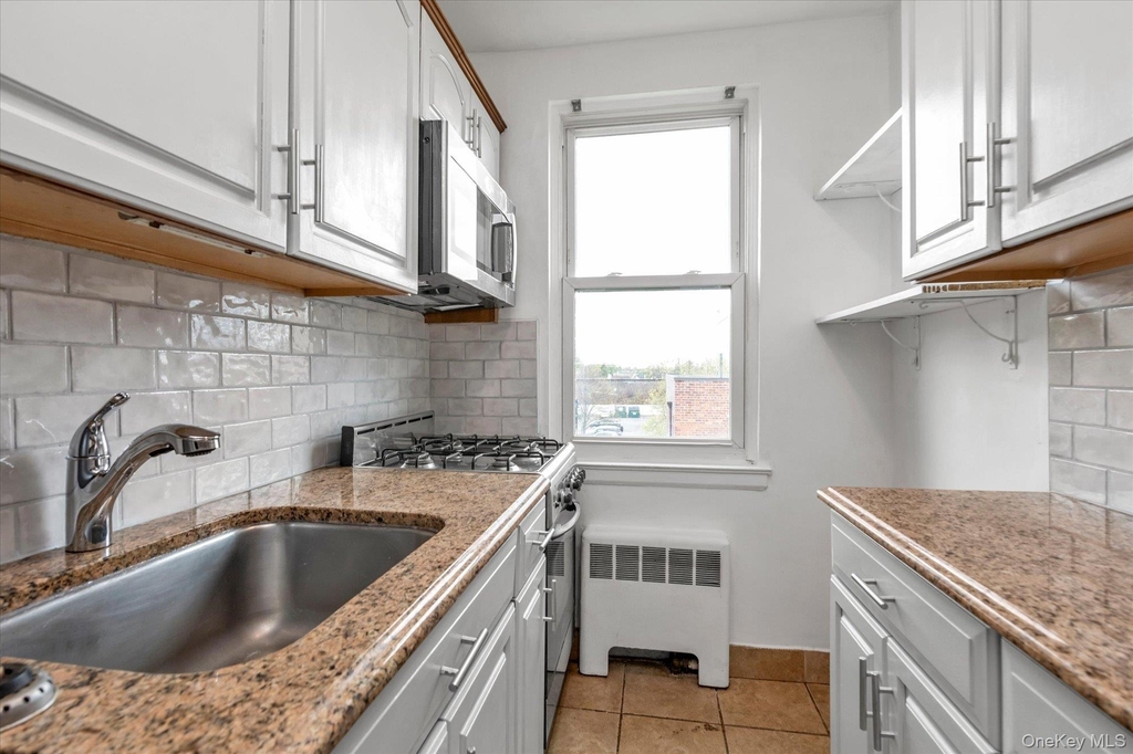 275 Maple Avenue - Photo 6