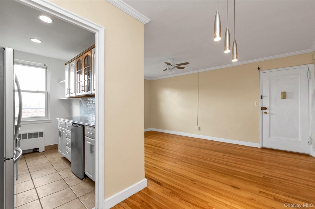 275 Maple Avenue - Photo 2