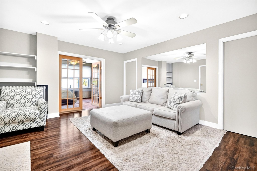 109 Broadway - Photo 10