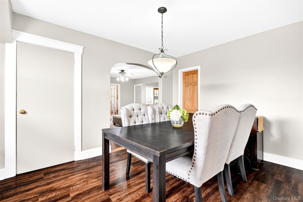 109 Broadway - Photo 14