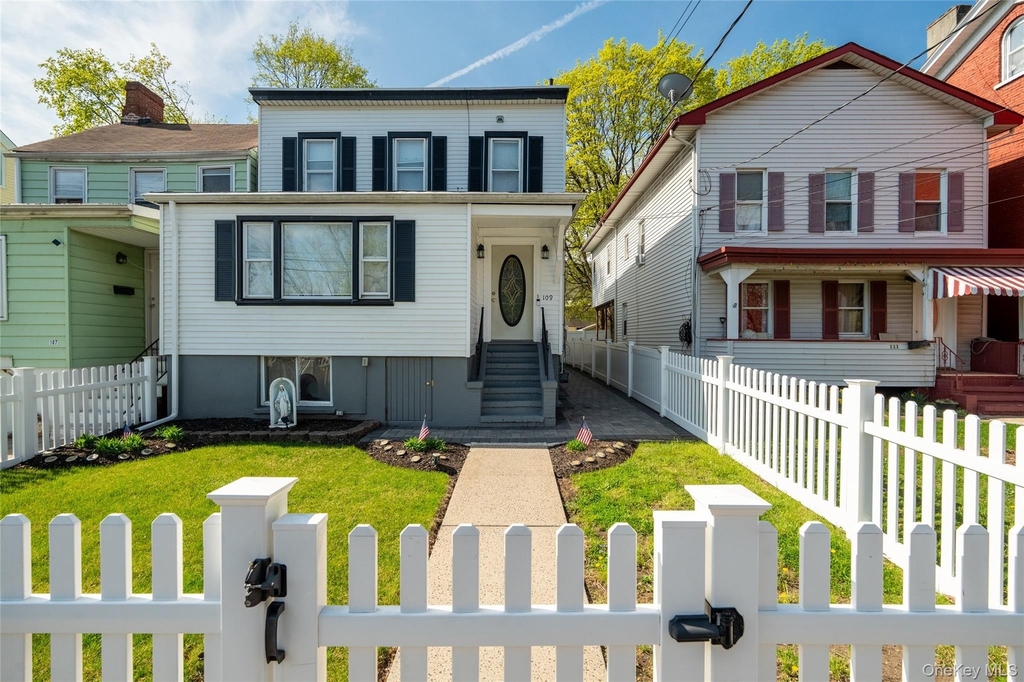 109 Broadway - Photo 1