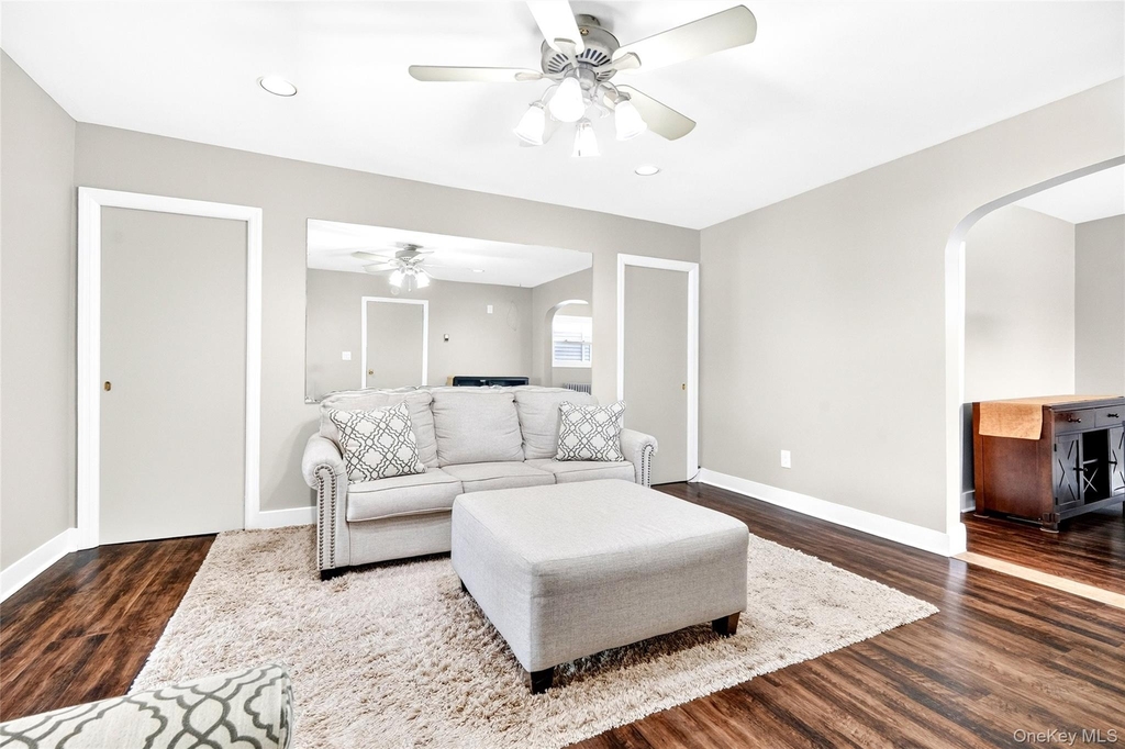 109 Broadway - Photo 8