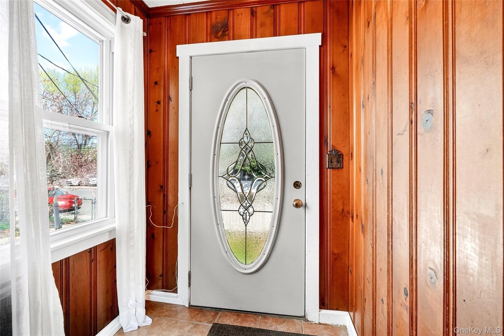 109 Broadway - Photo 4