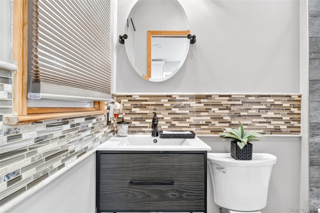 109 Broadway - Photo 20