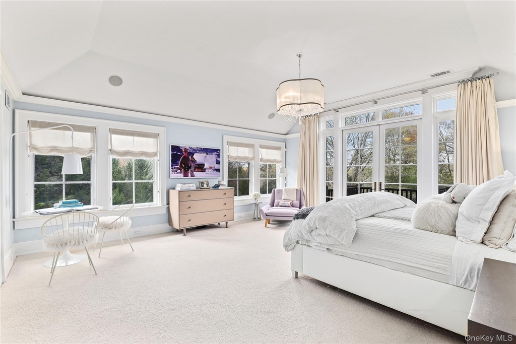 10 Upland Road N - Photo 17