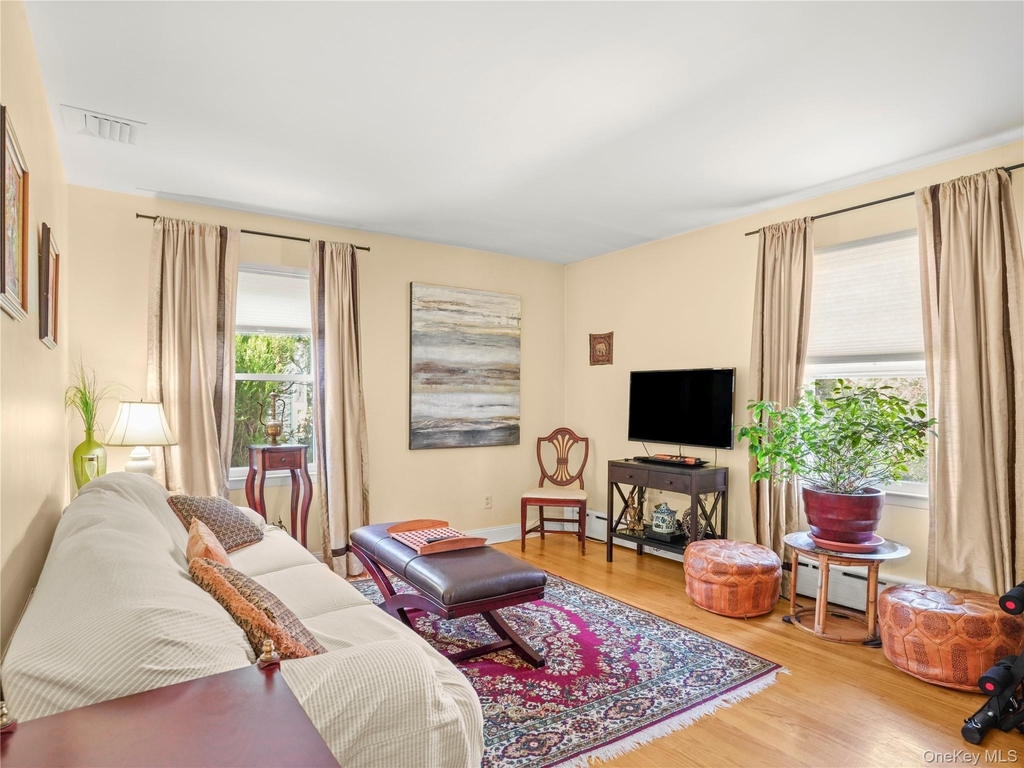 1035 Shore Acres Drive - Photo 9