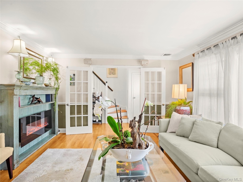 1035 Shore Acres Drive - Photo 7