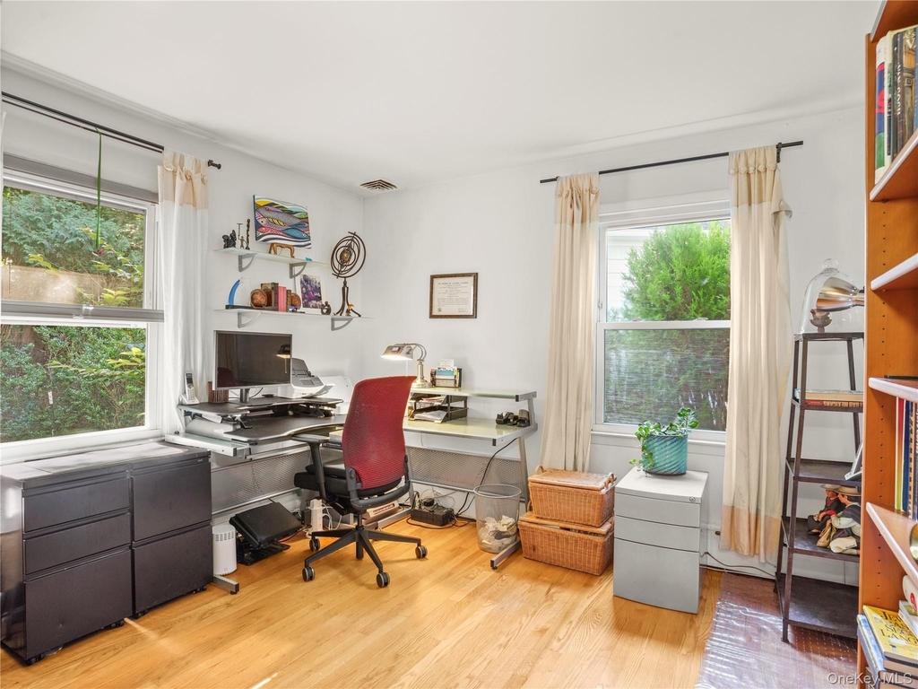 1035 Shore Acres Drive - Photo 10