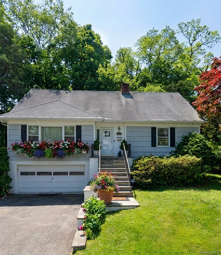 1035 Shore Acres Drive - Photo 0