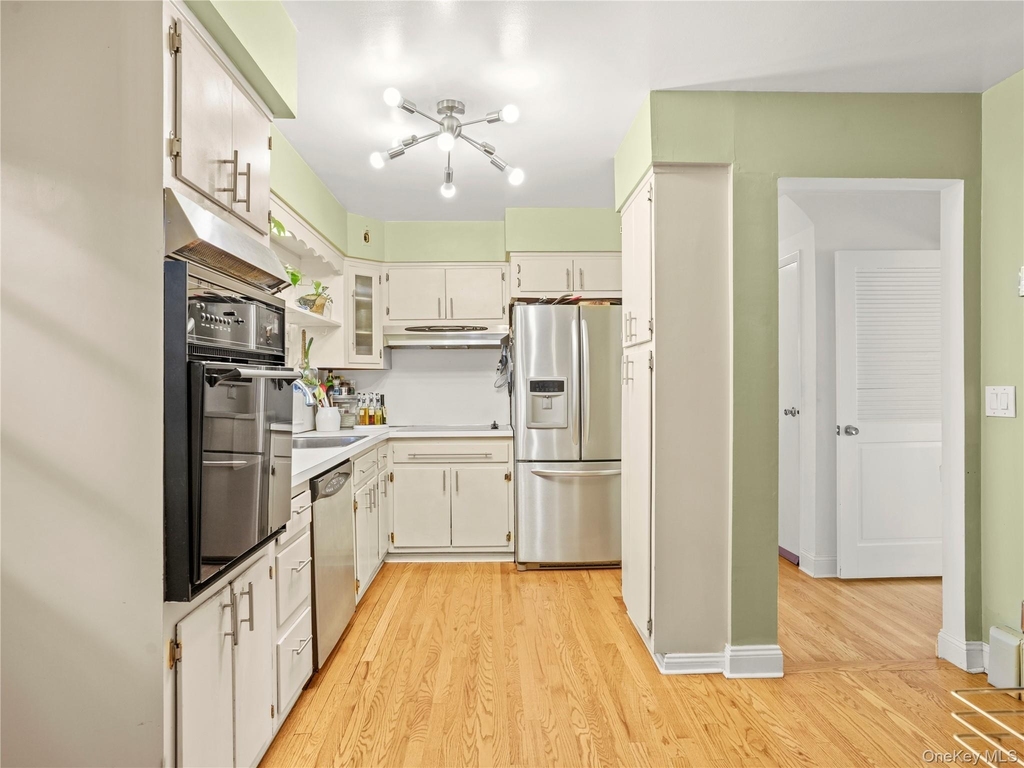 1035 Shore Acres Drive - Photo 2