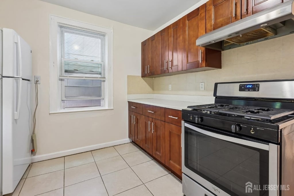 660 Charles Street - Photo 15
