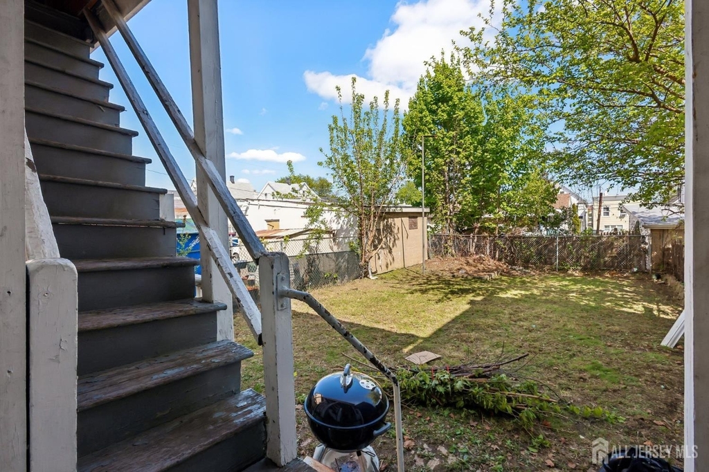 660 Charles Street - Photo 5