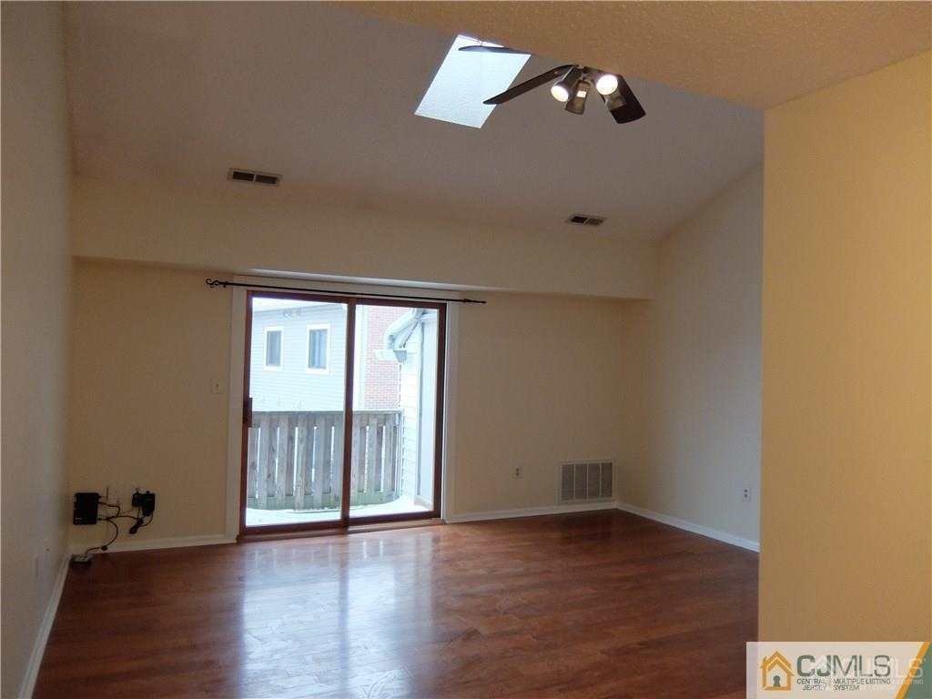 4906 Ravens Crest Drive - Photo 3
