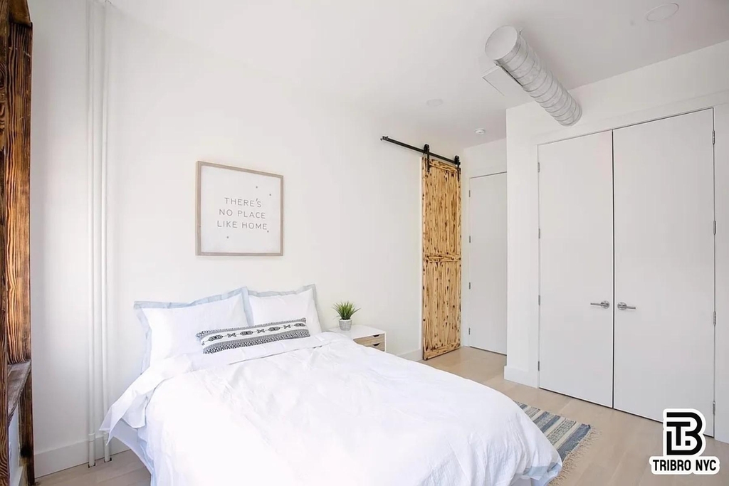 323 Stanhope Street - Photo 1