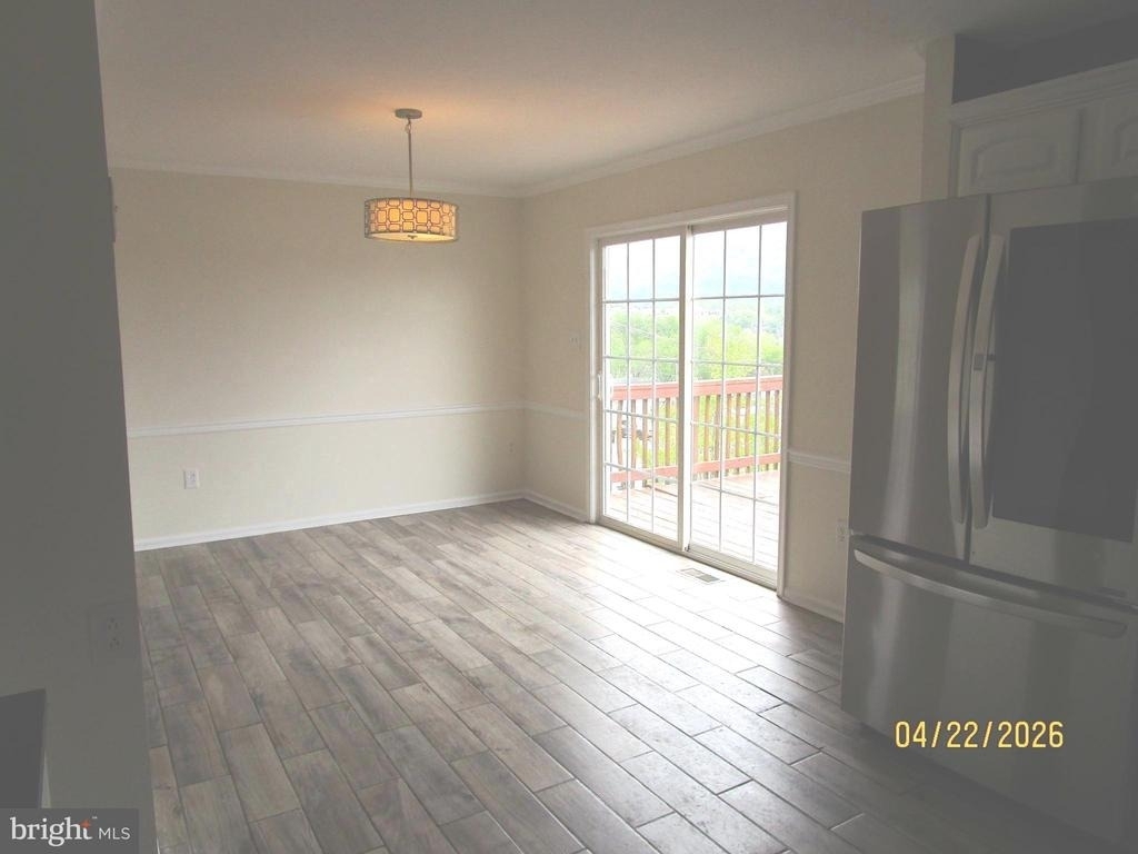 540 Thompson - Photo 8