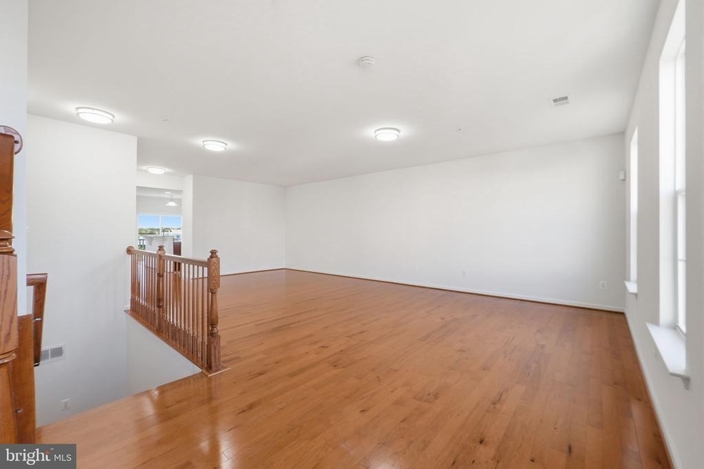 43849 Kingston Station Terrace - Photo 11