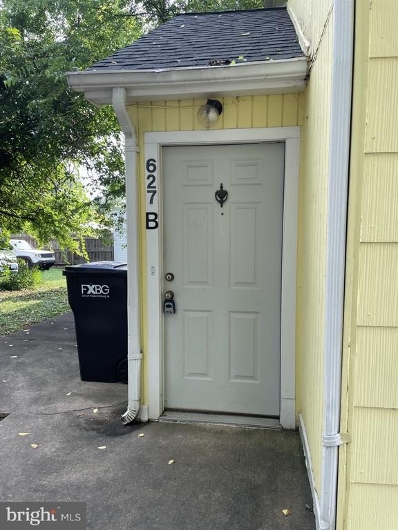627 Wolfe Street - Photo 2