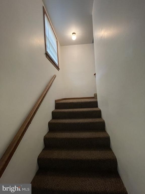 627 Wolfe Street - Photo 3