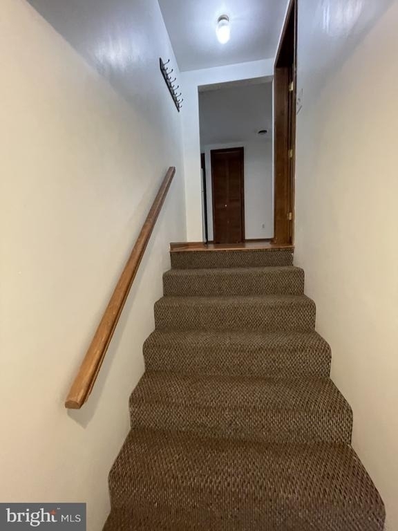 627 Wolfe Street - Photo 4