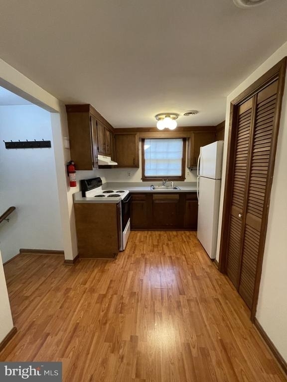627 Wolfe Street - Photo 8