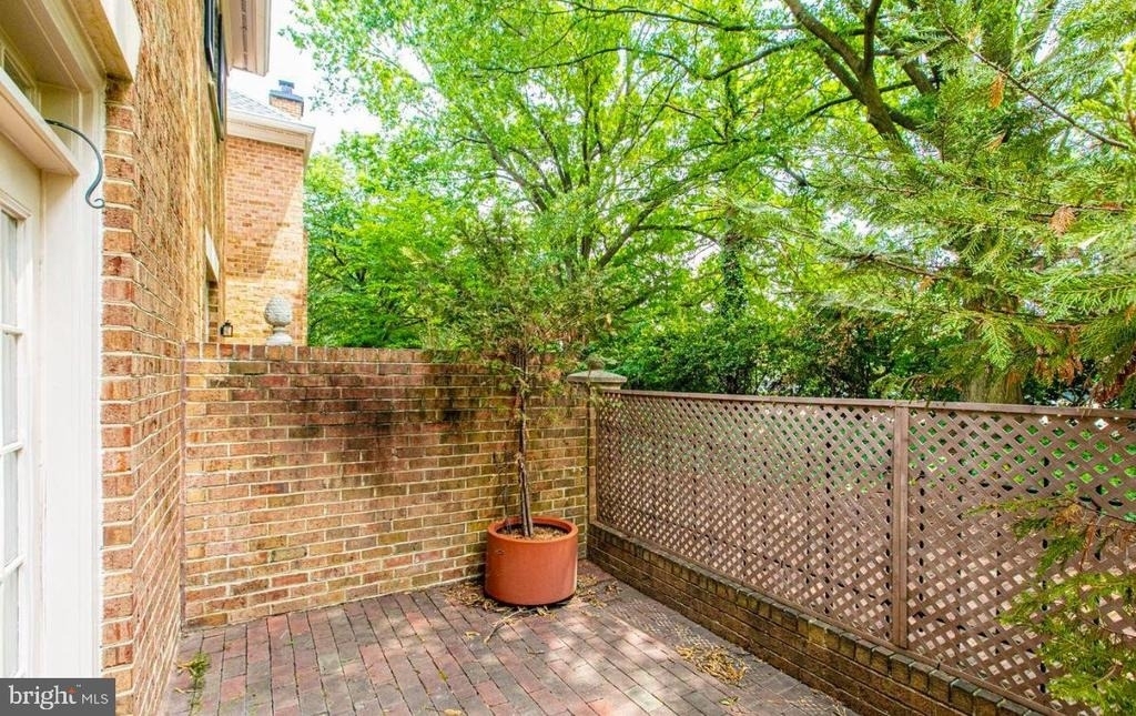 982 N Royal Street - Photo 7
