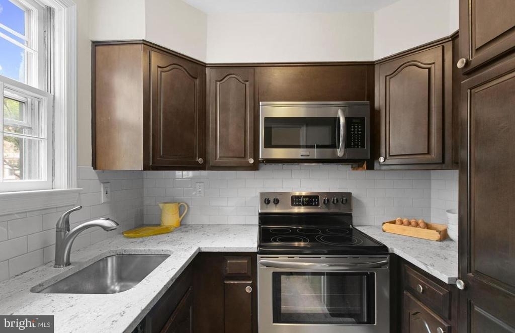 982 N Royal Street - Photo 1