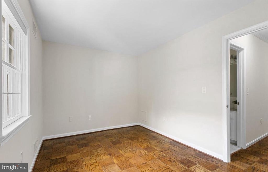 982 N Royal Street - Photo 6
