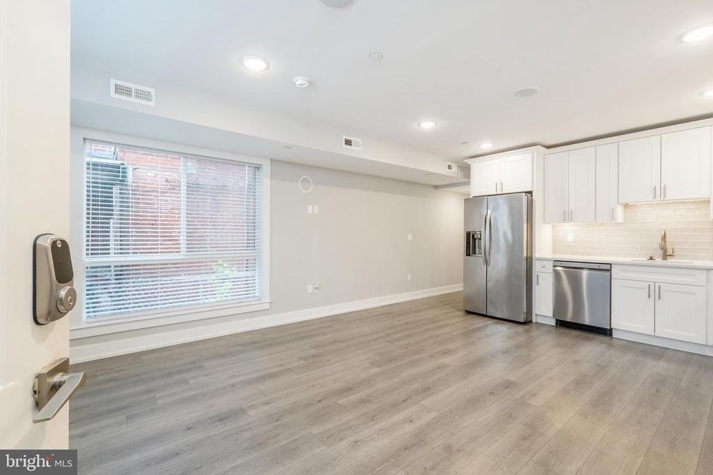 1309 S 52nd Street - Photo 2