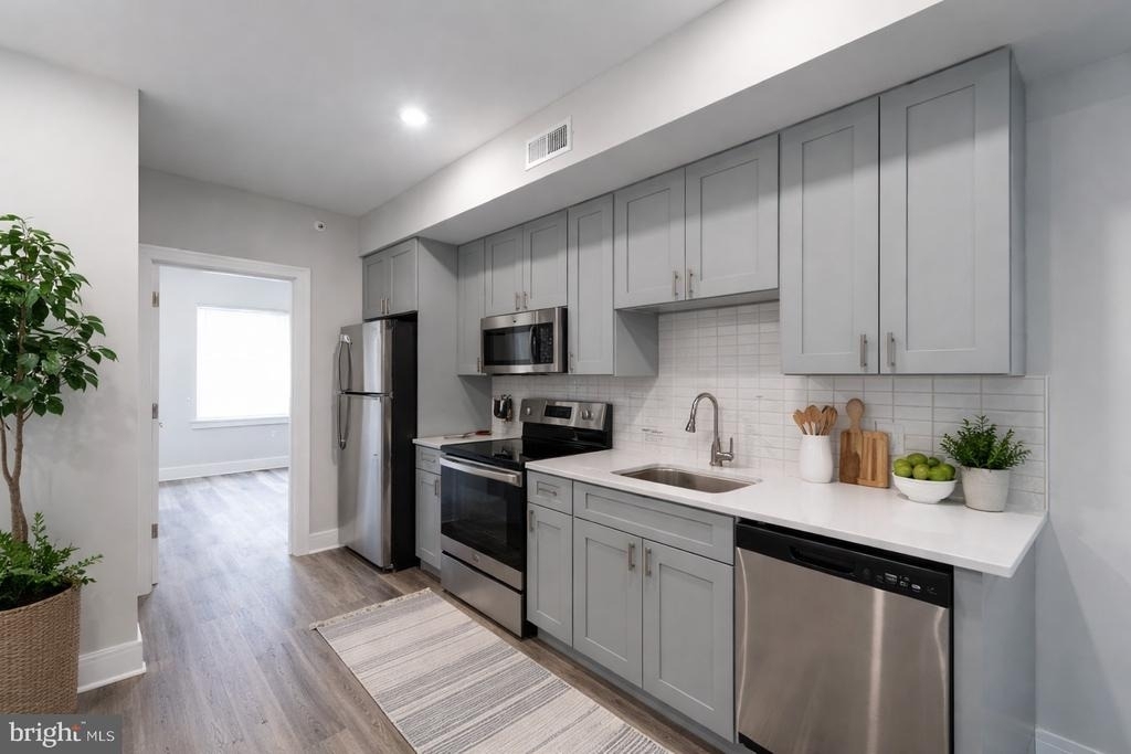 3933 Powelton Avenue - Photo 2