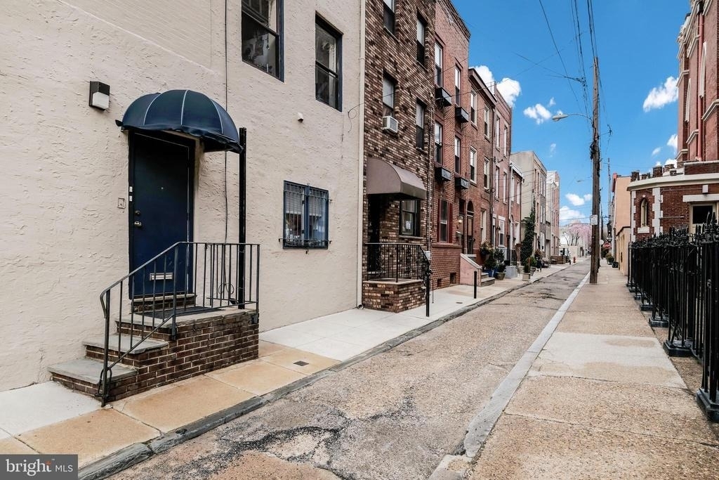 937 Christian Street - Photo 1