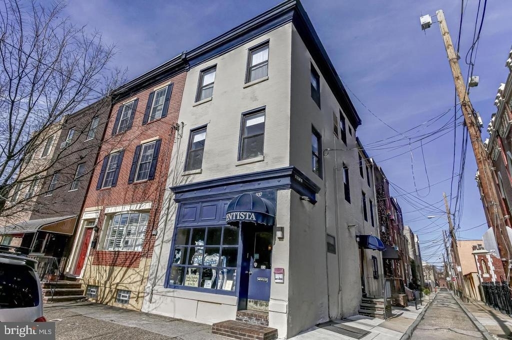 937 Christian Street - Photo 0