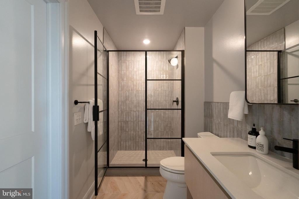 1325 N Beach Street - Photo 6