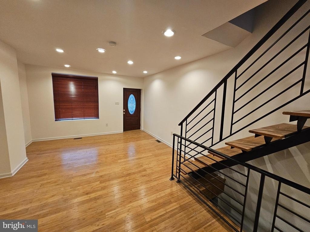 3025 Redner Street S - Photo 1