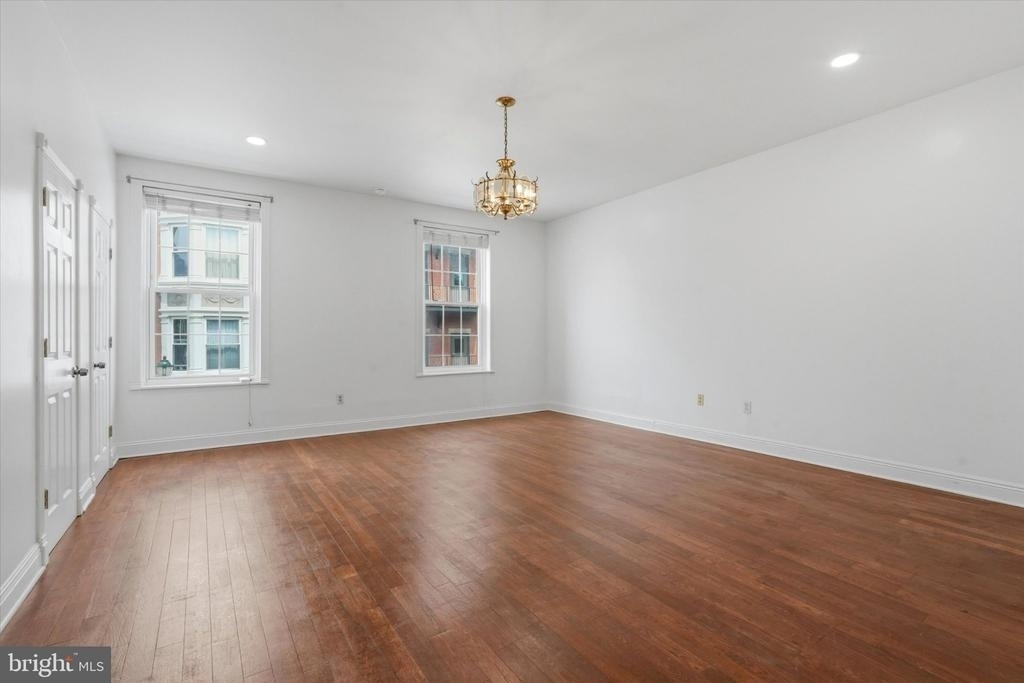 1006 Pine Street - Photo 1