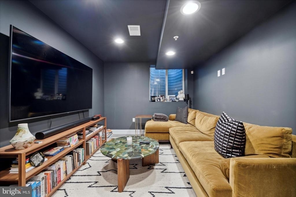 2137 N Darien Street - Photo 13