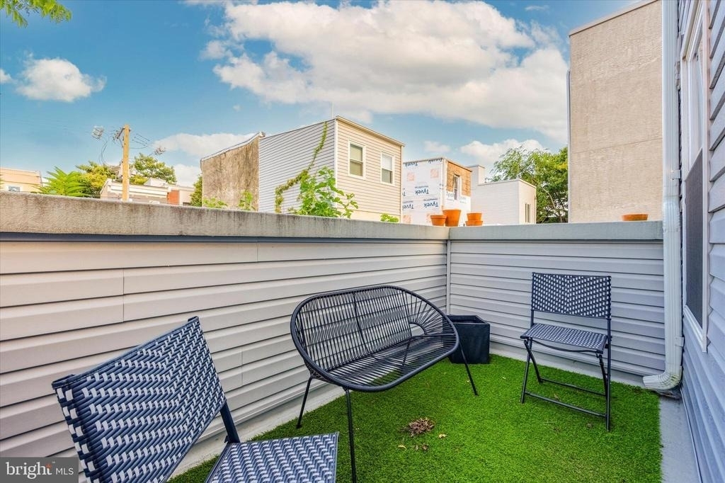 2137 N Darien Street - Photo 12
