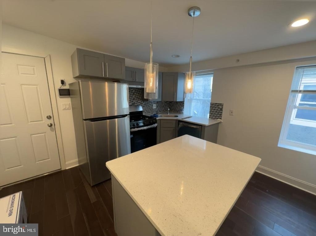 1635 W Girard Avenue - Photo 0