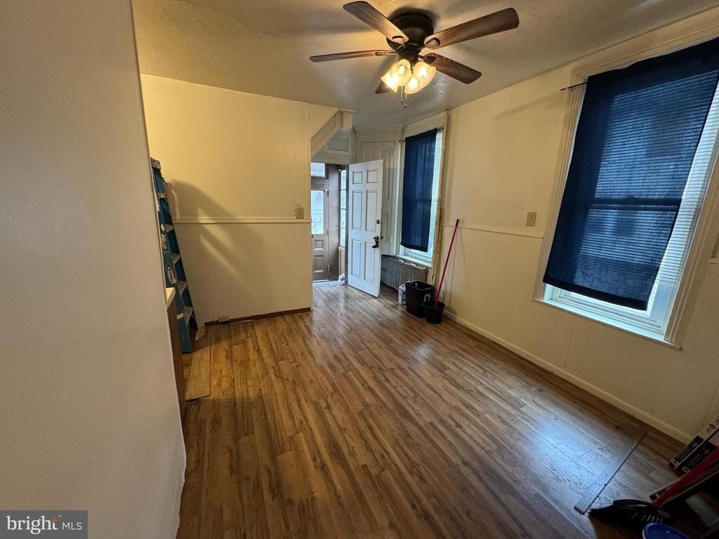 261 N York Street - Photo 2